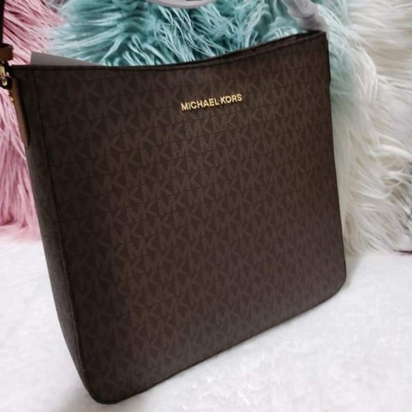 Michael Kors Handbags - Michael Kors Messenger Bag Michael Kors Handbags - Michael Kors Messenger Bag